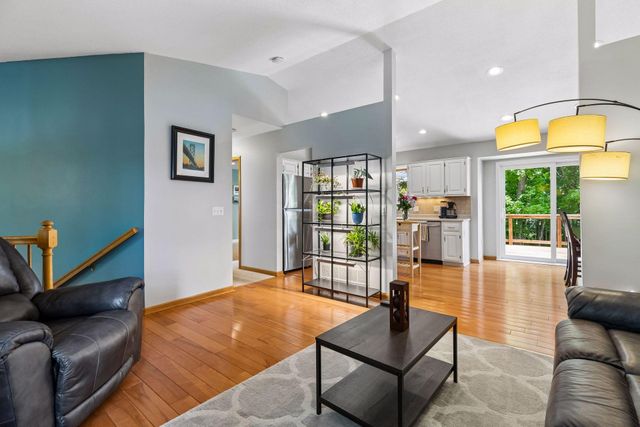 1417 Mcknight Circle, Victoria, MN 55386