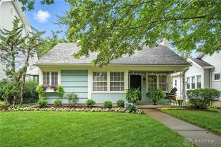 25 Triangle Avenue, Oakwood, OH 45419
