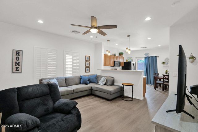 7043 W MCMAHON Way, Peoria, AZ 85345