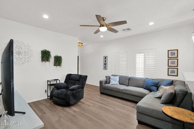 7043 W MCMAHON Way, Peoria, AZ 85345