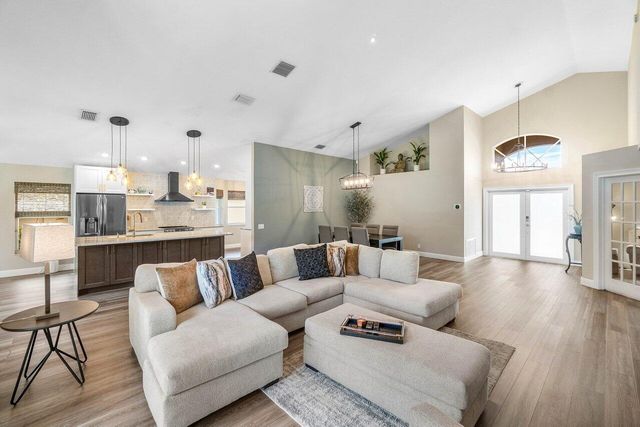 6141 Hook Lane, Boynton Beach, FL 33437