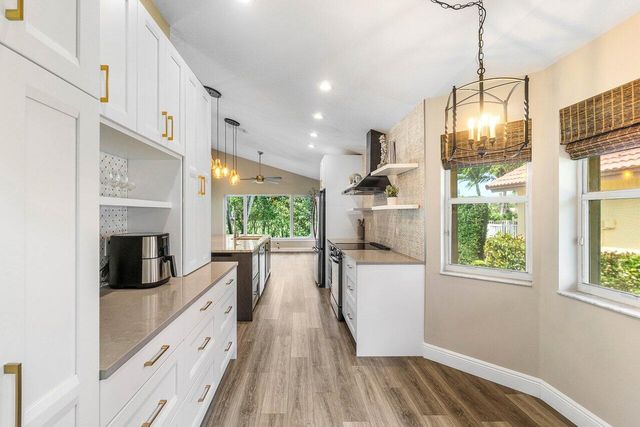 6141 Hook Lane, Boynton Beach, FL 33437