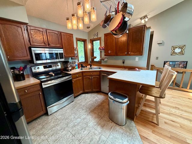 1933 Fairmont Street, Lansing, MI 48911