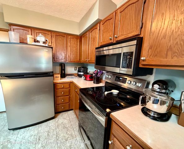 1933 Fairmont Street, Lansing, MI 48911