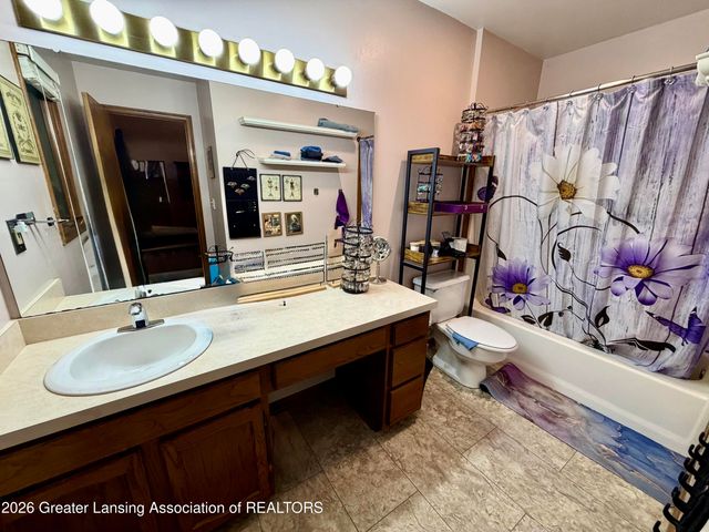 1933 Fairmont Street, Lansing, MI 48911