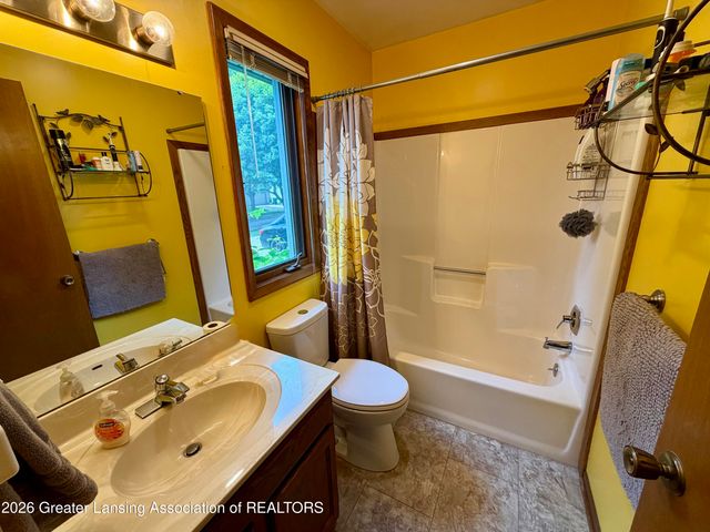 1933 Fairmont Street, Lansing, MI 48911