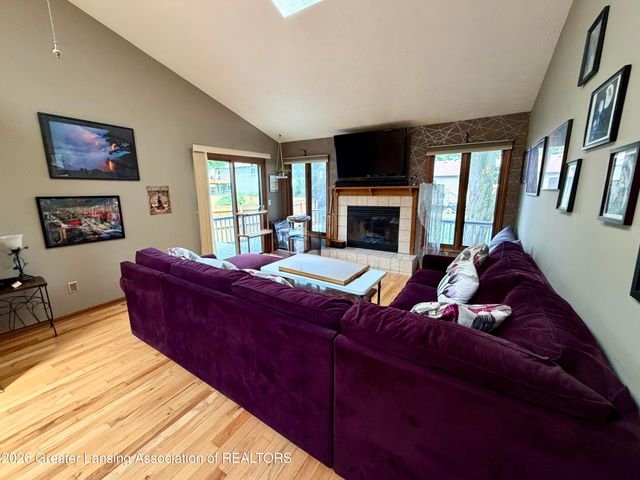 1933 Fairmont Street, Lansing, MI 48911
