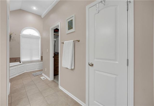 211 Westgate Circle, Warrensburg, MO 64093