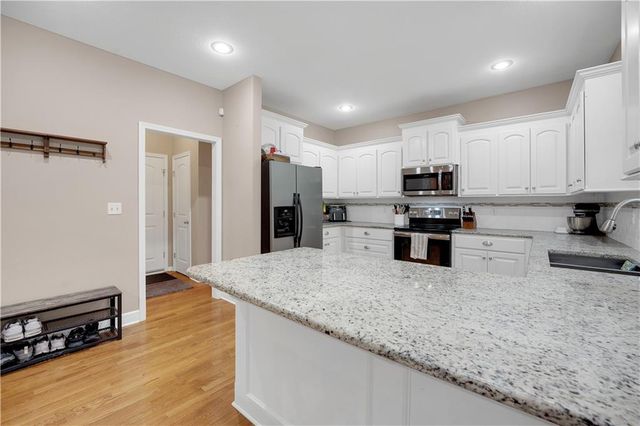 211 Westgate Circle, Warrensburg, MO 64093