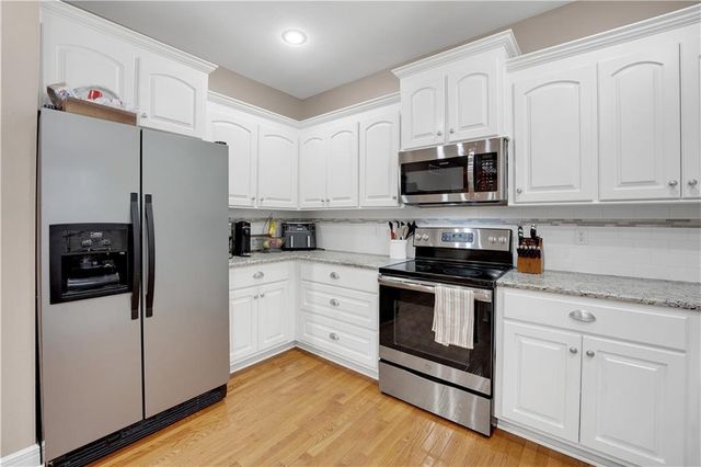 211 Westgate Circle, Warrensburg, MO 64093