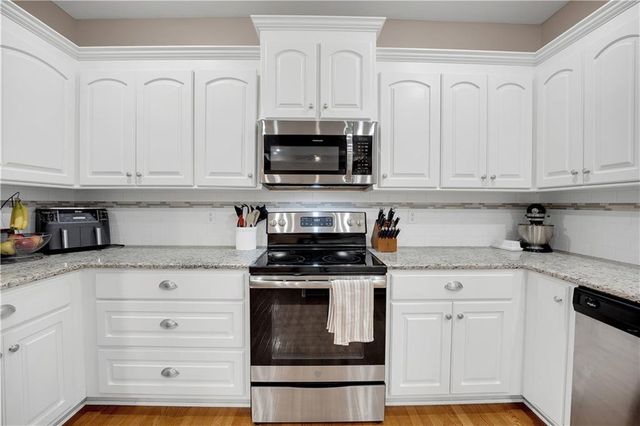 211 Westgate Circle, Warrensburg, MO 64093