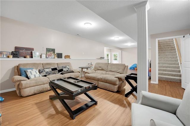 211 Westgate Circle, Warrensburg, MO 64093