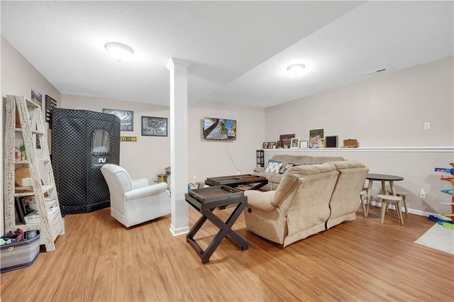 211 Westgate Circle, Warrensburg, MO 64093