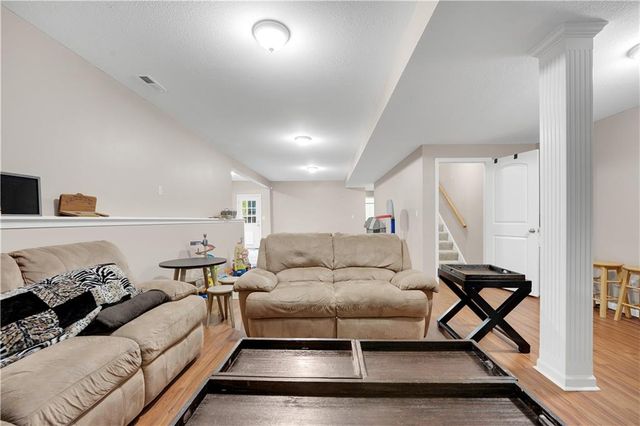 211 Westgate Circle, Warrensburg, MO 64093