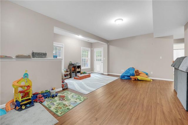 211 Westgate Circle, Warrensburg, MO 64093