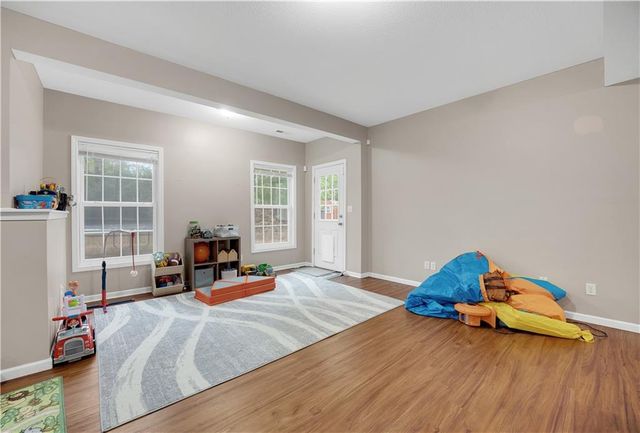 211 Westgate Circle, Warrensburg, MO 64093