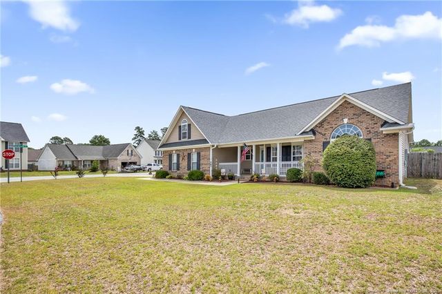 5744 Azure Drive, Hope Mills, NC 28348