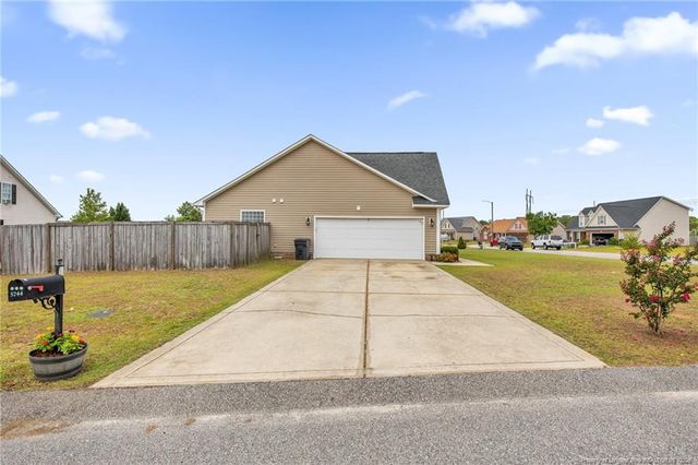 5744 Azure Drive, Hope Mills, NC 28348