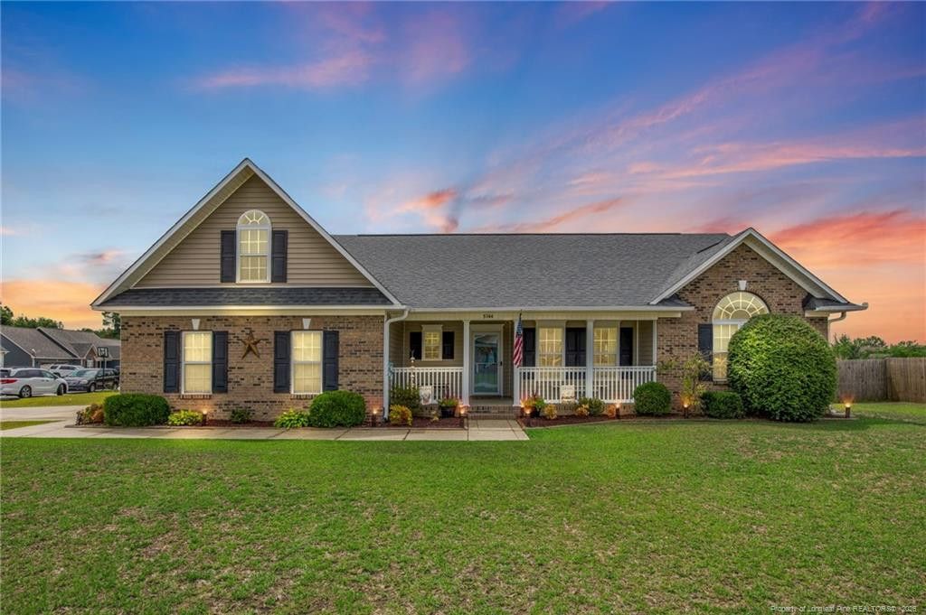 5744 Azure Drive, Hope Mills, NC 28348