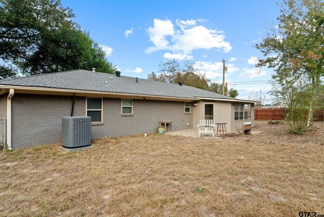 3217 Libbie St, Tyler, TX 75707