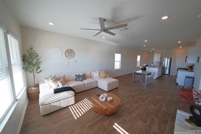 6611 Copper King, San Antonio, TX 78252