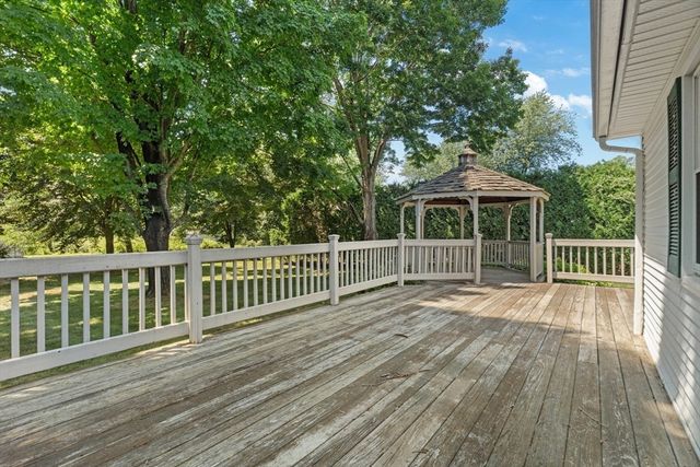 28 Pine Street, South Hadley, MA 01075
