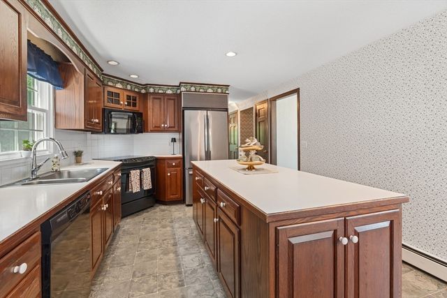 28 Pine Street, South Hadley, MA 01075
