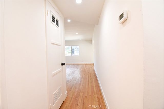 1570 N Verdugo Road B, Glendale, CA 91208