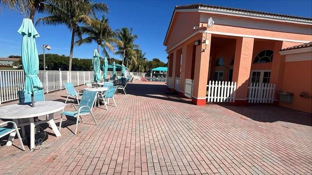2811 SE 17th Avenue 210, Homestead, FL 33035