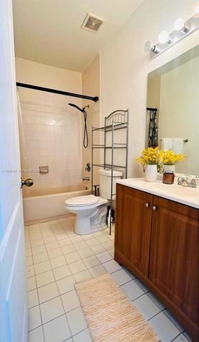 2811 SE 17th Avenue 210, Homestead, FL 33035