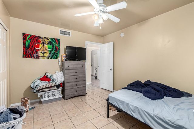 206 E Yavapai Road, Tucson, AZ 85705