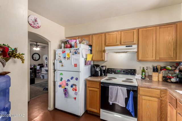 206 E Yavapai Road, Tucson, AZ 85705