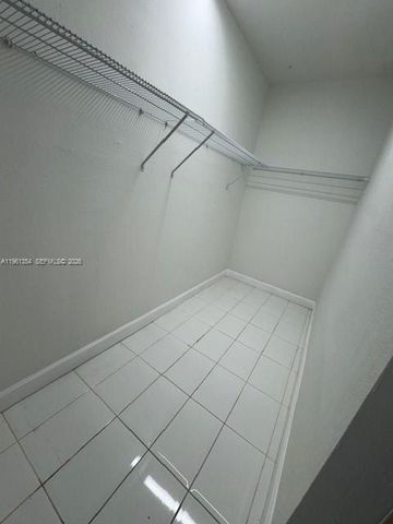 13701 Kendale Lakes Cir B-306, Miami, FL 33183