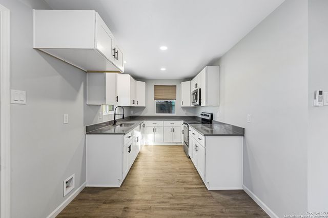 263 S GRAPE AVE, New Braunfels, TX 78130