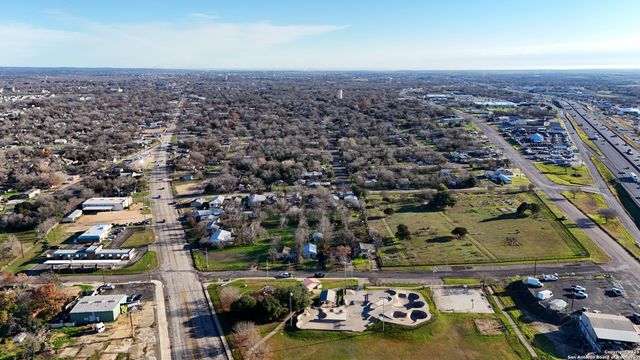 263 S GRAPE AVE, New Braunfels, TX 78130