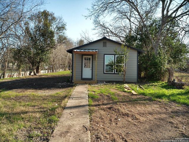 263 S GRAPE AVE, New Braunfels, TX 78130