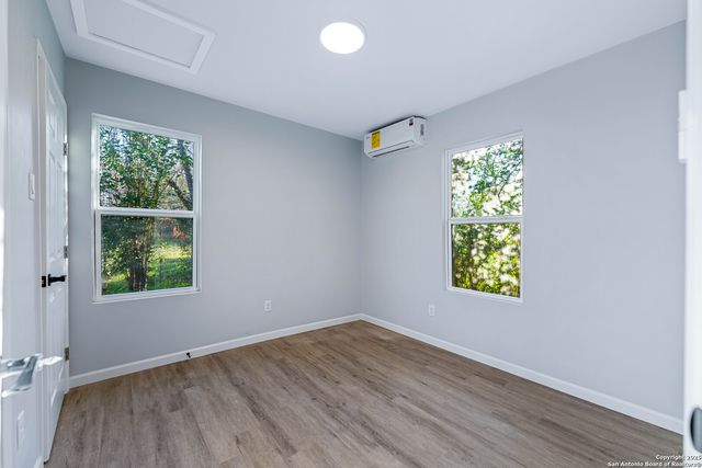 263 S GRAPE AVE, New Braunfels, TX 78130