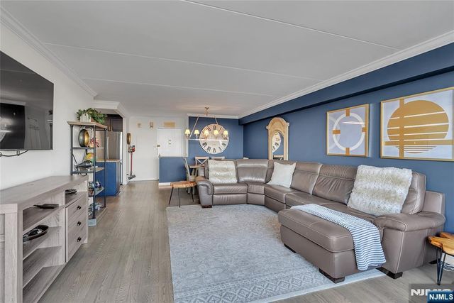 250 Gorge 21B, Cliffside Park, NJ 07010