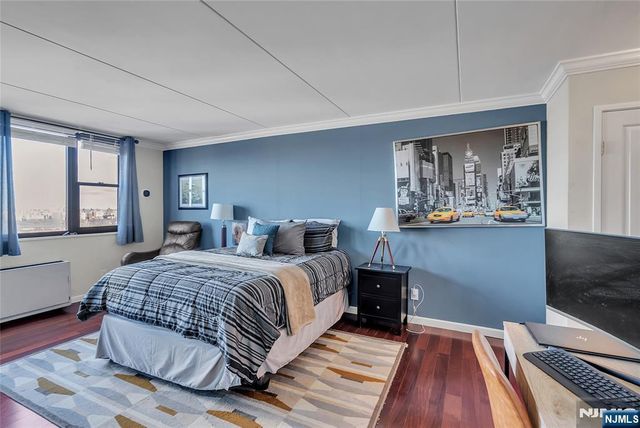 250 Gorge 21B, Cliffside Park, NJ 07010