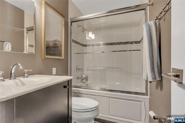 250 Gorge 21B, Cliffside Park, NJ 07010