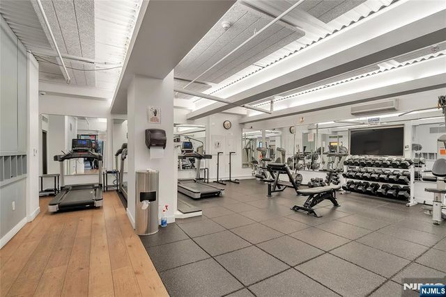 250 Gorge 21B, Cliffside Park, NJ 07010