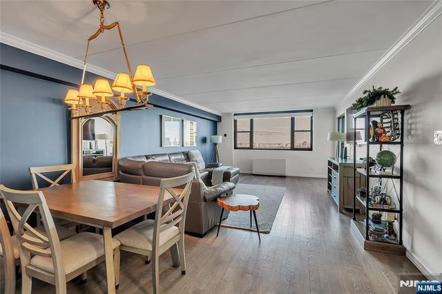 250 Gorge 21B, Cliffside Park, NJ 07010