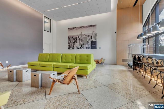 250 Gorge 21B, Cliffside Park, NJ 07010