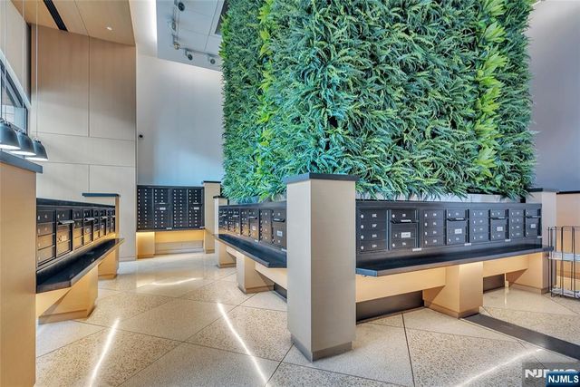 250 Gorge 21B, Cliffside Park, NJ 07010