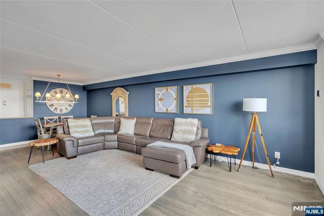 250 Gorge 21B, Cliffside Park, NJ 07010