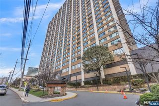 250 Gorge 21B, Cliffside Park, NJ 07010