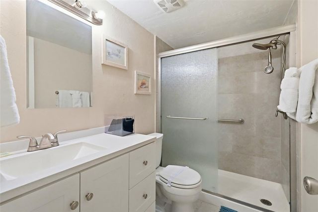 1801 GULF DRIVE N 114, Bradenton Beach, FL 34217