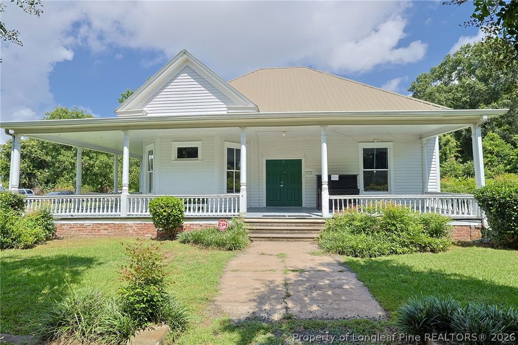 307 McCaskill Avenue, Maxton, NC 28364 — exterior