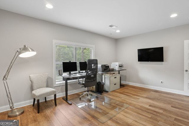 895 Samples Lane NW, Atlanta, GA 30318