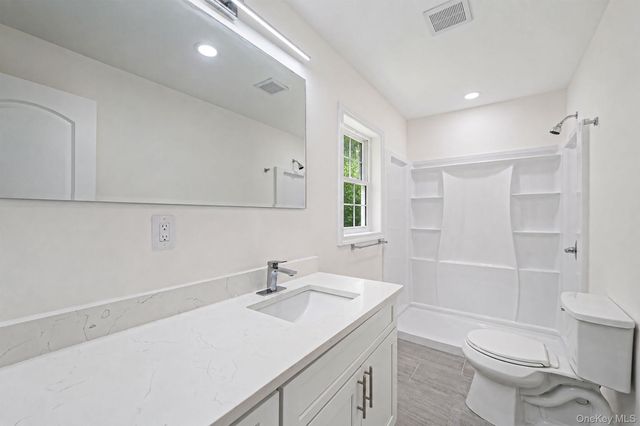 3 Cozine Road S, Center Moriches, NY 11934